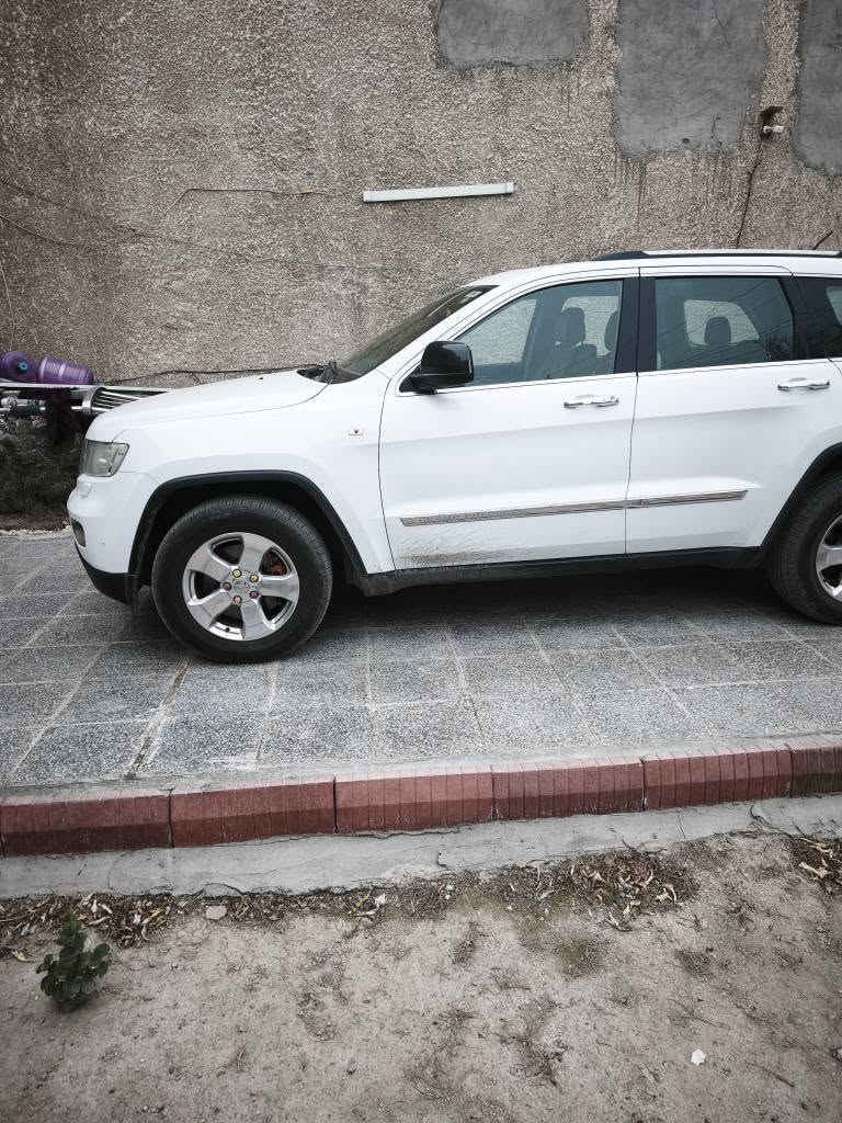 السلام عليكم جيب ليمتد خليجي 2013 فول مواصفات جكات تدفئه كشنات فتحه سقف كبيره السياره تخم تاير جديد باتري السياره بيه بارد باب خلفي عكس السايق وموضح بالصور  السعر 17.500 وبيه مجال مكاني بغداد الوزيريه *********** بغداد, العراق
