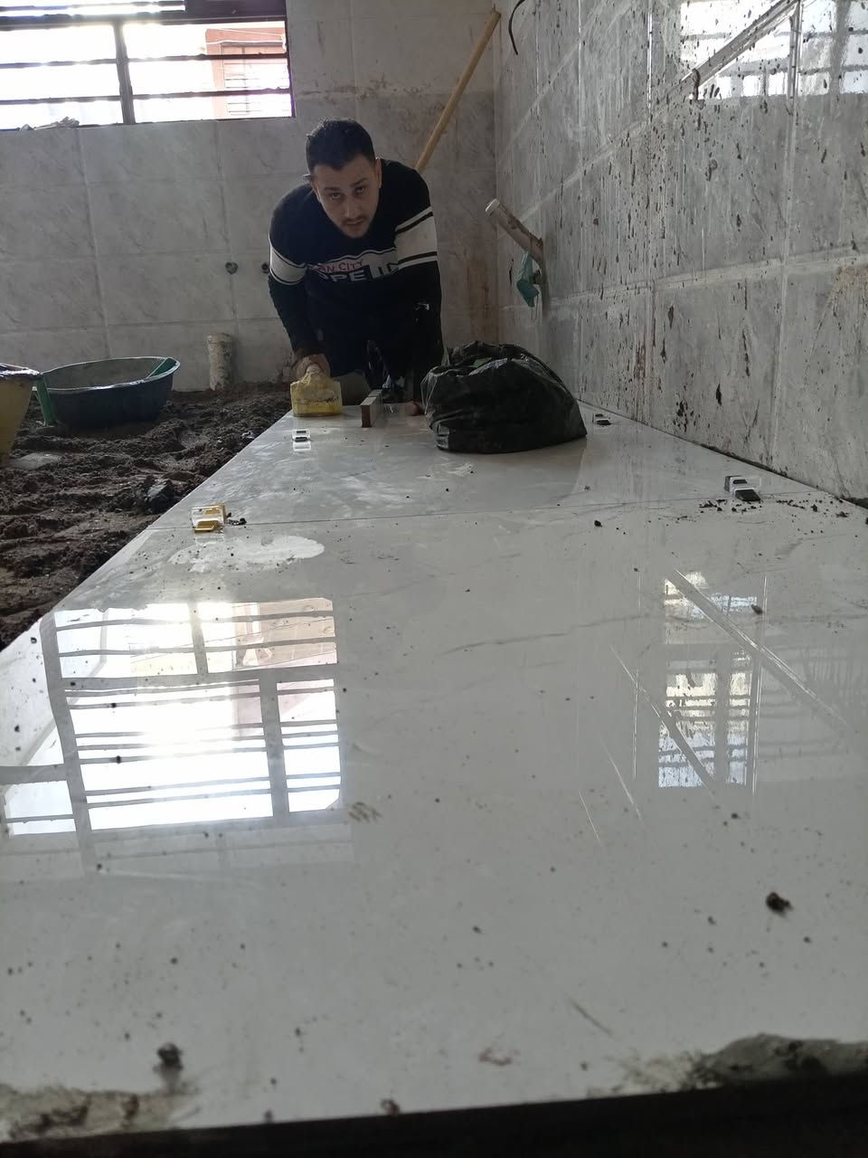 اتنين خلفه سرميك ومرمر وكاشي ودرج موجودين بل الاعظميه انشاء الله ***********
