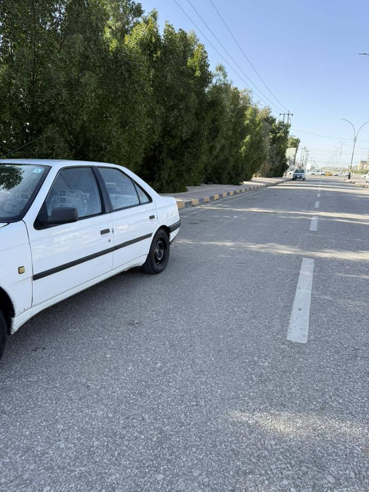 بيجو 405 موديل 2012
رقم بغداد دولي سنويه ل٣٠ سياره ب اسمي 

بيها بنيد وجاملغ بدون دواخل 

كير مكينه حداديه كفاله
تبريد ثلج 
مكاني نجف حي السلام 
السعر 37 وبيها مجال
للاستفسار ***********
