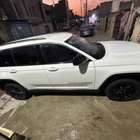 جيب شيروكي ٢٠٢٣ فول عدا لفتحه  وارد امريكي  حادثه موضح بل سونار  ٠٧٧٦٦...