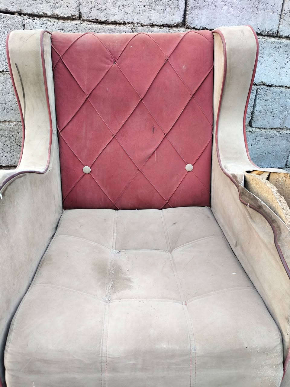 السلام عليكم قنفات للبيع قنفات العدد سته خمسه كاملات والسادسه مكسوره شويه القنفات ما بيهن شي مكفولات من كل شي بس عوزهن دوشمه وكل شيء ما بيهن السعر50 الف وبيهن مجال الكم اقسم بالله ماخذهن ب150 الف بعد علق واطبلك خاص


**إذا كنت صاحب هذا الإعلان وتريد حذفه لأي سبب، رجاءا أرسل رسالة إلى الدعم الفني**