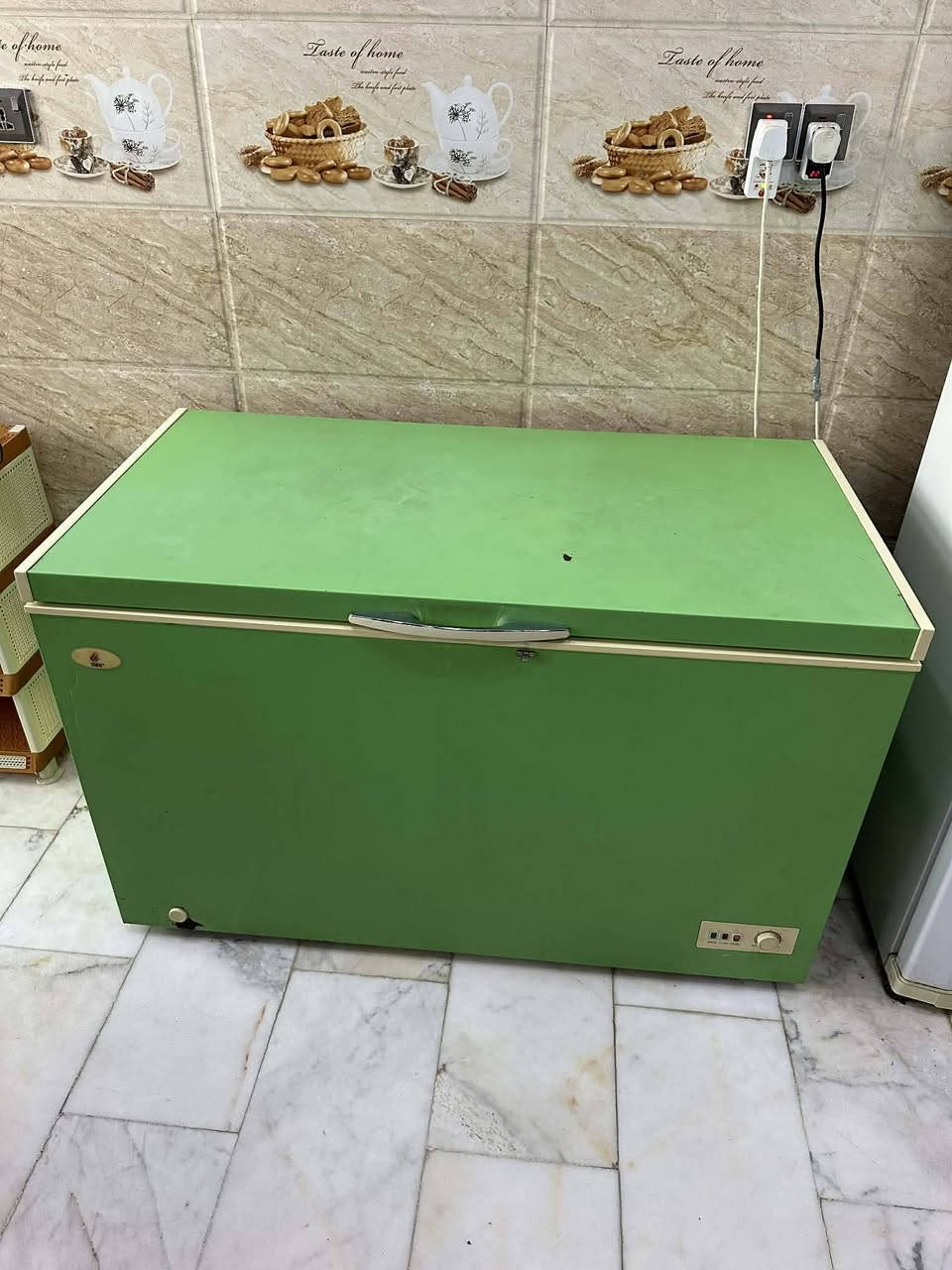 مجمدة للبيع نظيفة جدا السعر المطلوب 300 الف
للاستفسار ***********
