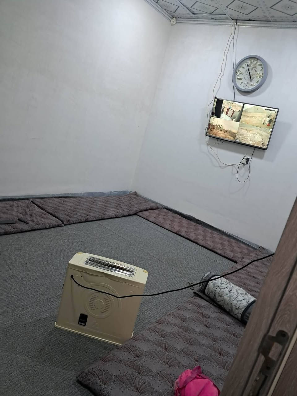 سلام عليكم بيت للبيع جديد بي غرفه و مطبخ وستقبال وكراج سياره  100متر طول موقع 55خلف جامع الراشدين قريب عل شارع  السايدين سعر 31وبي مجال خابر وتدلل ***********
