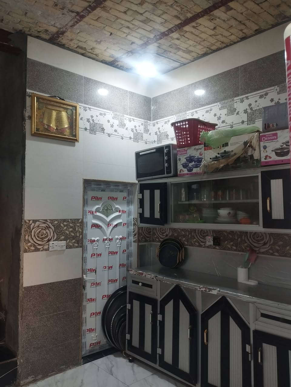 بيت طابو صرف للبيع
بحي العسكري على ساحة
مساحة 100 متر
للإستفسار مراسلة الصفحة
أو واتساب ***********
