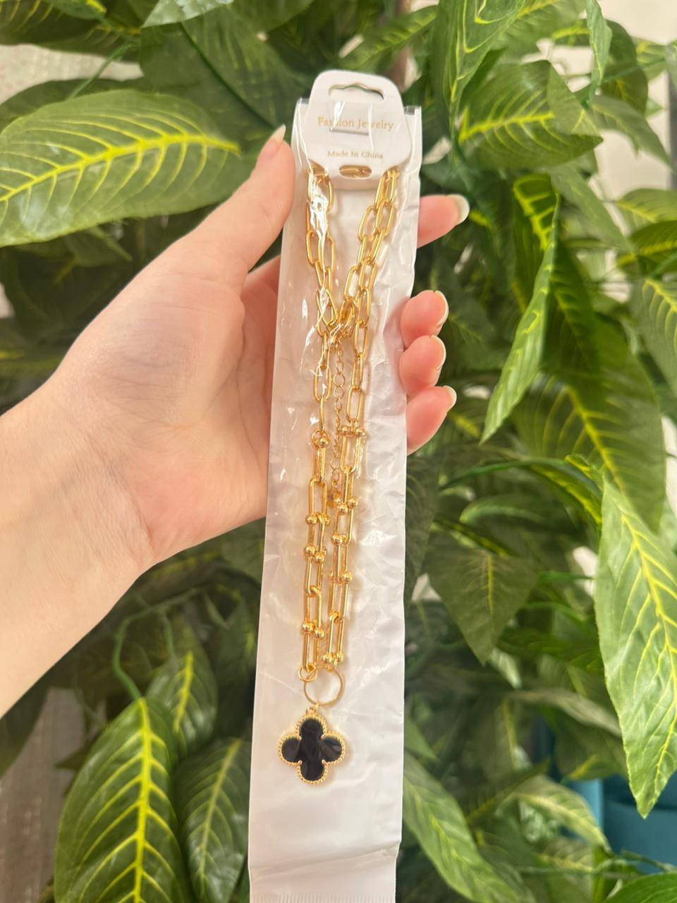 السلام عليكم اشكال وموديلات كلايد سعر القطعة على (الف) دينار 
يوجد توصيل داخل سبع البور سعر التوصيل الف
رقم/*********** او خاص
