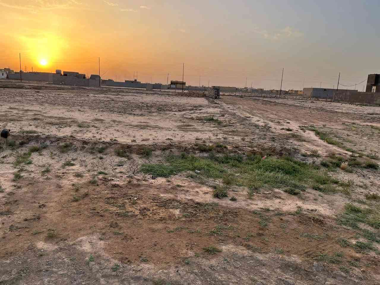 السلام عليكم
حي الجوادين  مقابل الاسكان الصناعي قطعة زراعي 200 متر ركن // وجه 20 ونزال10يعني تصلح تكون  قطعتين ام ال100م  قرب المستوصف ، خدمات بيها وسكن وبناء حديث محيط بها، واذا تريد 100 م هم ابيع   #للبيع_مستعجل
للأستفسار ***********
