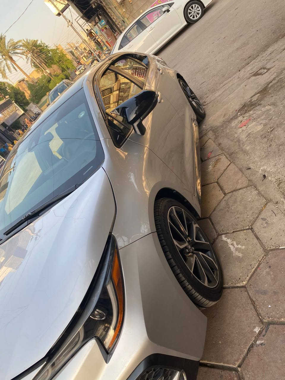 السلام عليكم
للبيع 
كورولا 2020 وارد أمريكي 
رقم أربيل سيارة باسمي تحويل ثاني يوم ..
((ضرر كما موضوح بل صور)) 
مواصفاته 
ويل كب ١٨رياضي 
لا يت زنون 
اشاير بلمري 
نظام ECO
قيادة ذاتية
نظام سبورت 
مانع الانزلاق
محرك 2000
كير10نمر 
رادار امامي 
نظام تحديد مسار 
مثبت بسرعة
هاند بريك بصمة 
كشنات جلد 
داخل ألوان اسود 
وتخم تاير جديد 
فول تحكم سترين +تحكم شفتات 
كأمره خلفية 
السيارة نظيفة وجاهزة
العسر ١٦٠ بيهه مجال بسيط 
رقم شمالي 
العنوان : ديالى / بعقوبة 
التفاصيل و الاستفسار 
الاتصال ع الرقم ***********
