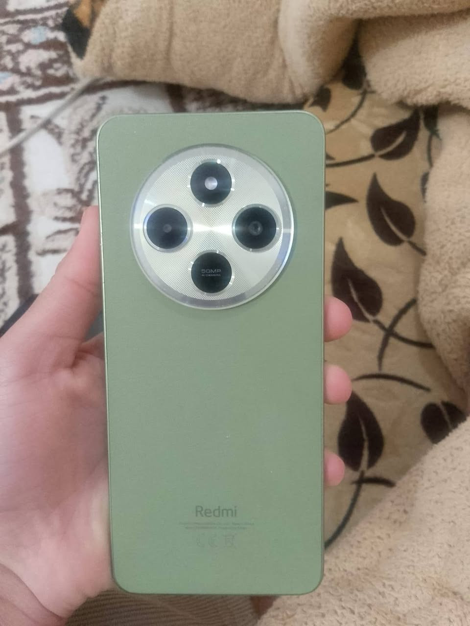 سلام عليكم تلفون نوع ريدمي ١٤ سي أريده ١٠٠ الف قفله مابي اي مجال عنوان شارع ميه  مقابل علوة البركه هذا الرقم ***********
