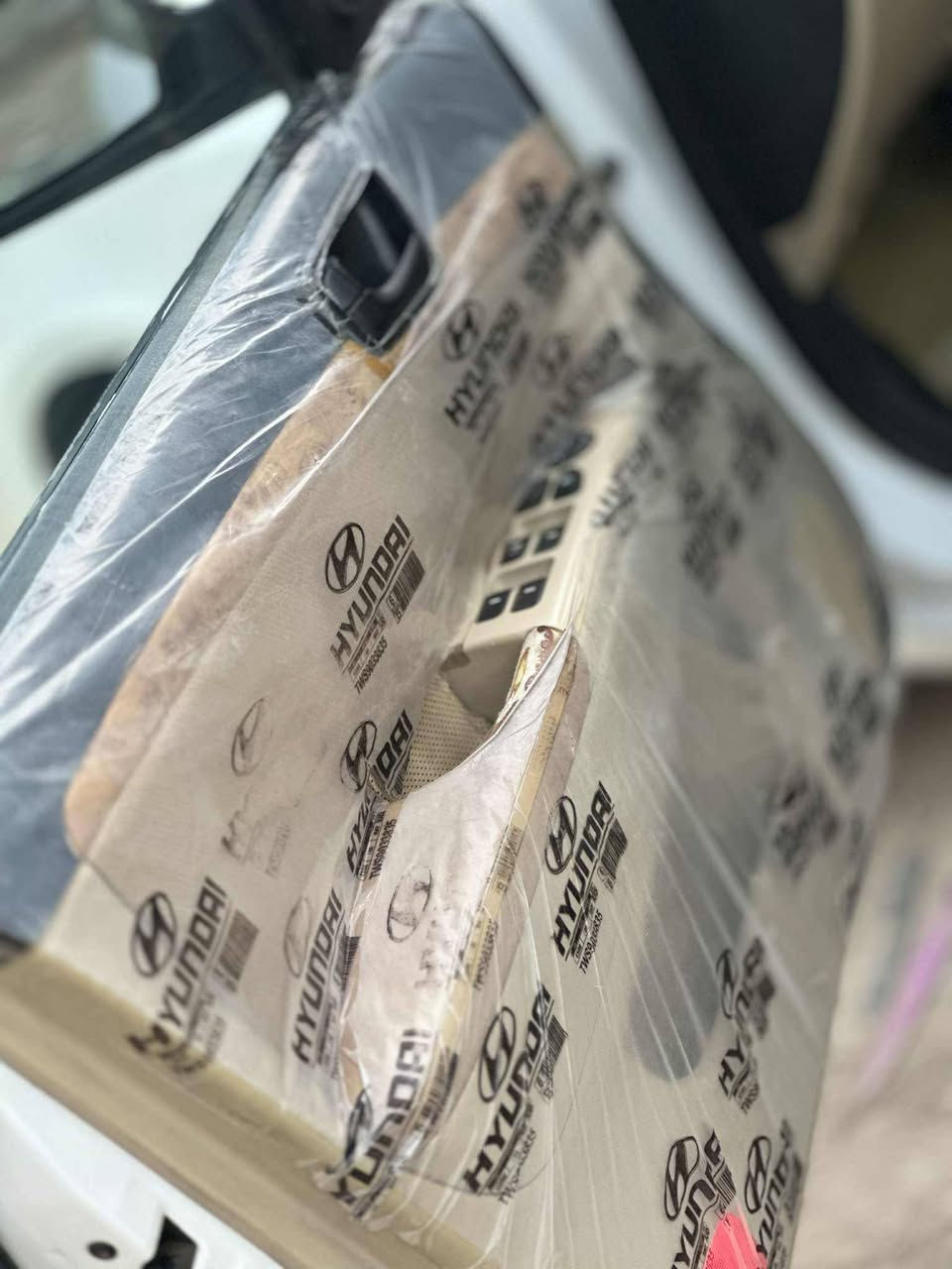 السلام عليكم سوناتا هونداي 2010 وارد خليجي المحرك 2400 المحرك مفتوح تبديل محرك طابوكه ومكفول من تنقيص وتبخير كير وحداديه ومكفولات السياره فول مواصفات فتحه سقف كراسي كهرباء تخم تاير جديد اشاير بلمري المكان بابل جبله السعر خاص الرقم الهاتف (***********)
