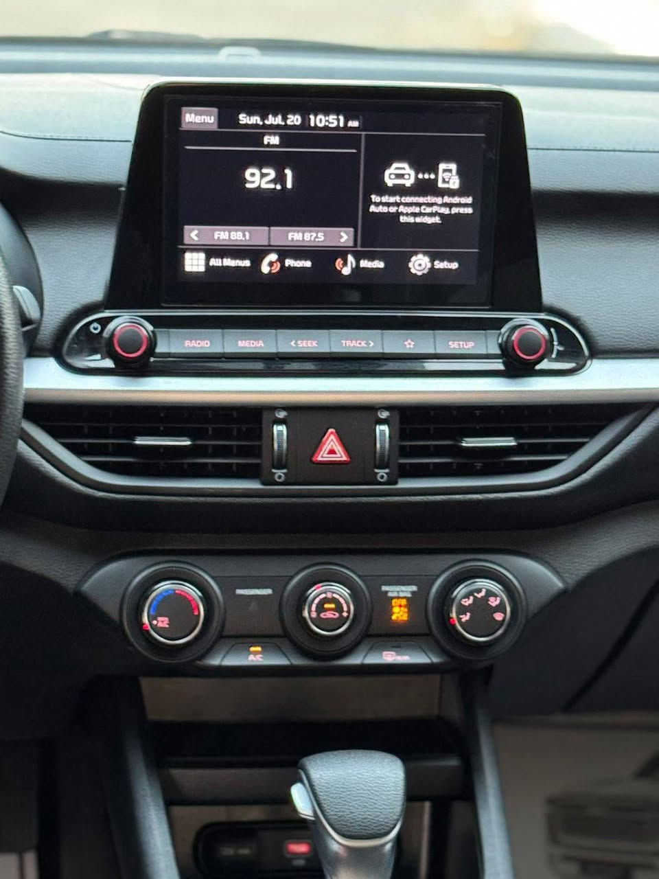 مكينه 2000دوش
شاشه تدعم الكاربلي
كامره خلفيه
رادار امامي
انضم قياده3
تحكمات ستيرن +نضام تحديد المسار
سياره نضيفه وخير من الله جديده 
حادثه جاملغ سرقه عكس السائق 
سعر (١٦٥)وبيه مجال للشراي 
العنوان بغداد مدينة الصدر فقط للبيع***********
