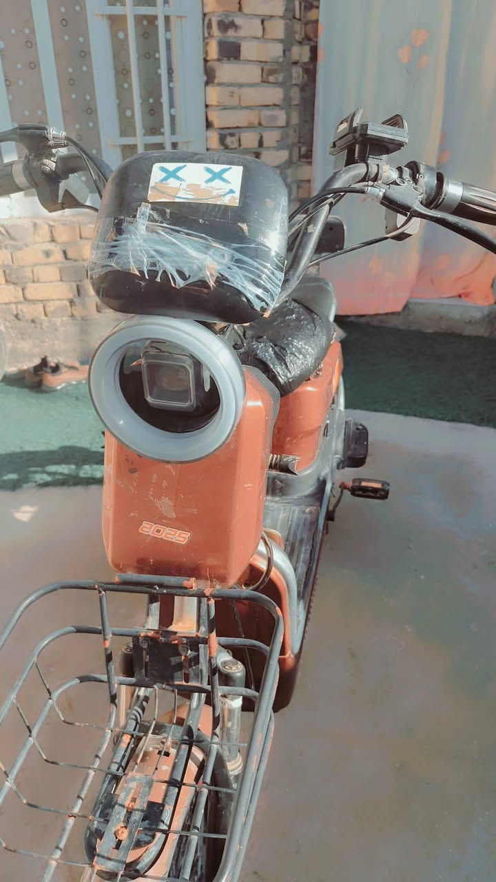 عندي هاي الدراجه الشحن للبيع ناقصهه فقط بطاريات سعره 300وبيه مجال مكاني حله ***********
