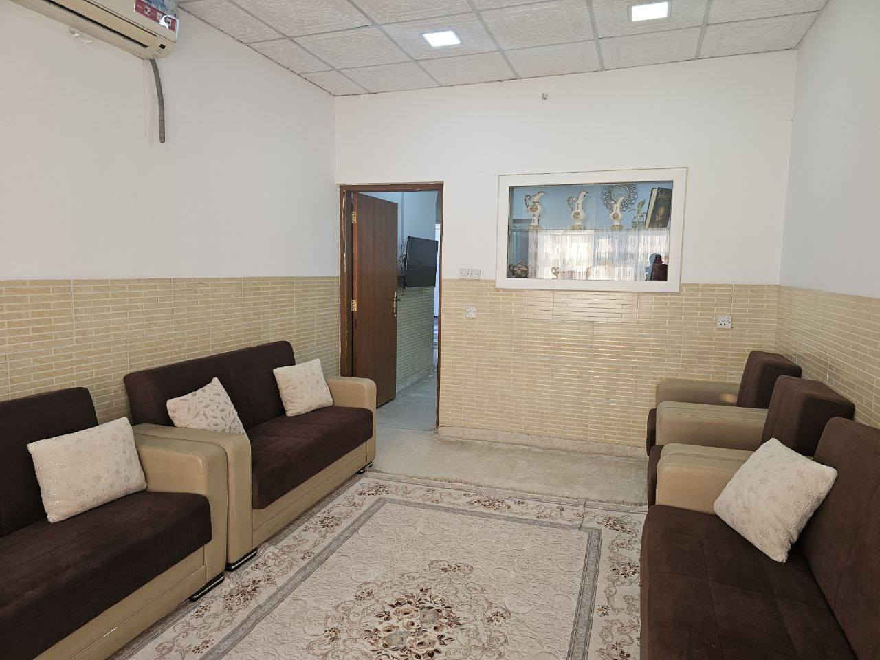 خانووی دوو نهۆم بۆ فرۆشتن 🏢 
🟢 دوو نهۆمە ولۆ دوو ماڵی جیا ئەبێت 
🟢 نزیک شەقامی 60 مەتریە 🚙 و نزیک قوتابخانەیە 
🟢 ڕووی قیبلە 🕋 
🟢 ڕووبەری 150 مەترە 📏 
پێکهاتەی هەر نهۆمێک ⏬ 
🔴 مدخل میوان و چێشتخانە و مساعید و نوستن و مشتملات

Code 766 🏷️
بۆ زانینی #نرخ  کۆمێنتێک بنووسە 💬 #ڕاستەوخۆ وەڵامت پێدەگات ✅ 

بۆ پەیوەندی ☎️ 
0770-144-7725
0750-144-7725
0770 080 9595 

عقارات #گوڵستان 📌 دووسایدی هەواری شار - تەلاری ماد ـ ئۆفیسی ژمارە 1 

تێڕوانینێکی نوێ بۆ #خانووبەرە 

#Gullstan #location 📌 
https://maps.app.goo.gl/1GomebFBGkwavWat9
