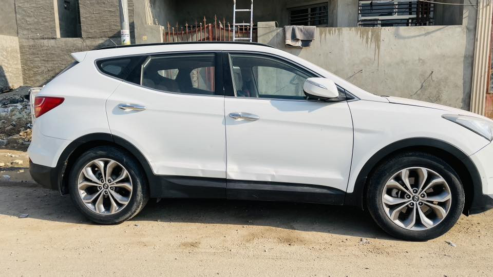 سنتافيا أربيل 2013 فول عدا البصمة 
2400 دوش مرغوب
 بانوراما، مري شفط، ايكو، 
السياره خليجيه 
السعر (135) بيه مجال قليل
المكان بغداد 
للاستفسار الاتصال على الرقم *********** واتس
