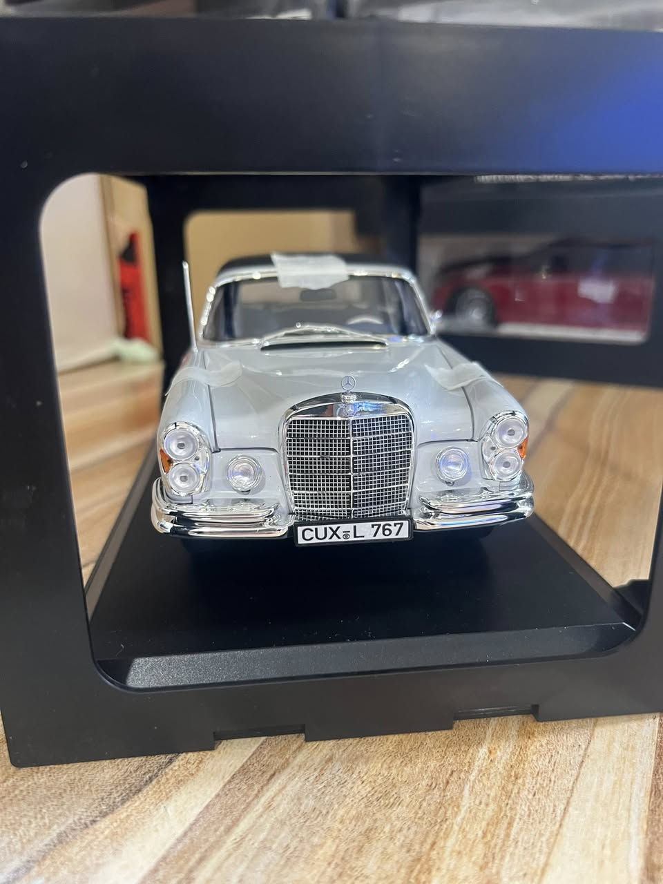 مساء الخير اصدقائي
1/18 
Norev 
Mercedes -benz 280ce

ابيض
السعر 130$


**إذا كنت صاحب هذا الإعلان وتريد حذفه لأي سبب، رجاءا أرسل رسالة إلى الدعم الفني**