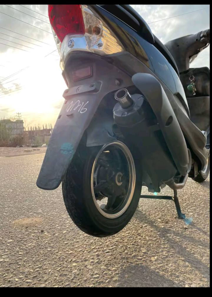 سلام عليكم دراجه ماكس عدله نضيفه بوشه 55كفاله اوراق كامله الولد الله شاهد مستعجل عليهه السعر 550و بيهه مجال رقم واتساب ***********
