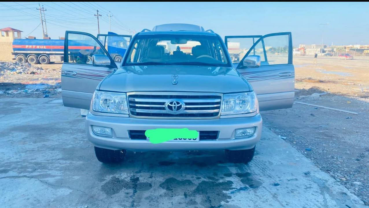 السلام عليكم
جكساره ٢٠٠٥ صبغ عام بدون داخل
 رقم سليمانيه دولي شرط التحويل
مرك كير شرط تبريد صدر تايات كله جديد
السعر ١٥٥ وبيها مجال
***********
