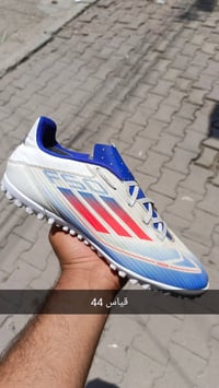 السلام وعليكم وجبه جديده احذيه لعب عنوان بغداد البياع بقرب من مصرف بغد...