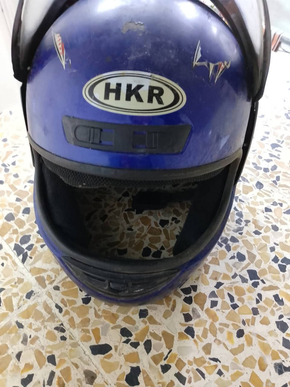 خوذه نضيفه مبطنه فلين بس الجامه مالتها مفطوره ادفع سعر


**إذا كنت صاحب هذا الإعلان وتريد حذفه لأي سبب، رجاءا أرسل رسالة إلى الدعم الفني**