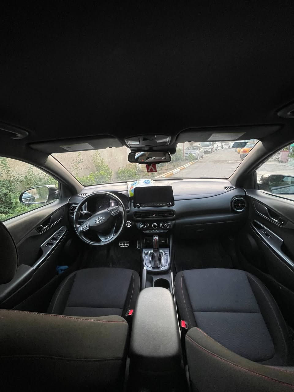 كونا انلاين 23 1600 تيربو لون سمنتي  بدون ايرباك دخول جديد ترقيم جديد  فول عده الفتحه  صبغ باب فقط بدون دواخل  بدون شاصي و لغد دعاميه الاماميه نصها مضروبه فقط مع تحكيل جاملخ خلفي شبر وجاملخ امامي شبر وصور موجودات   كير DTC دبل كلج S سبورت دفع رباعي  رادار 360توقف ذاتي مع تحذير فتح الابواب نقطة عمياء   كشنات تدفئة  3 وضعيات قيادة شاشة جبيرة كاربلي   تشغيل عن بعد  داخل لونين  مكان السيارة بغداد السعر 163 وبيها مجال للاستفسار *********** 
***********
