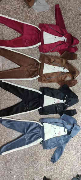 قاتی ٣ پارچەی قەدیفە 
قیاسی ١ ساڵ تا ٤ ساڵ
بە ٥ ڕەنگ و ٤ مۆدێل بەردەستە
سلێمانی گەیاندن هەیە
***********
