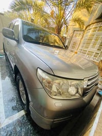 لاندكروز 2011 ستينة اصل GX_R V6  فول مواصفات 1/1  ماشية 200 الف كيلومت...