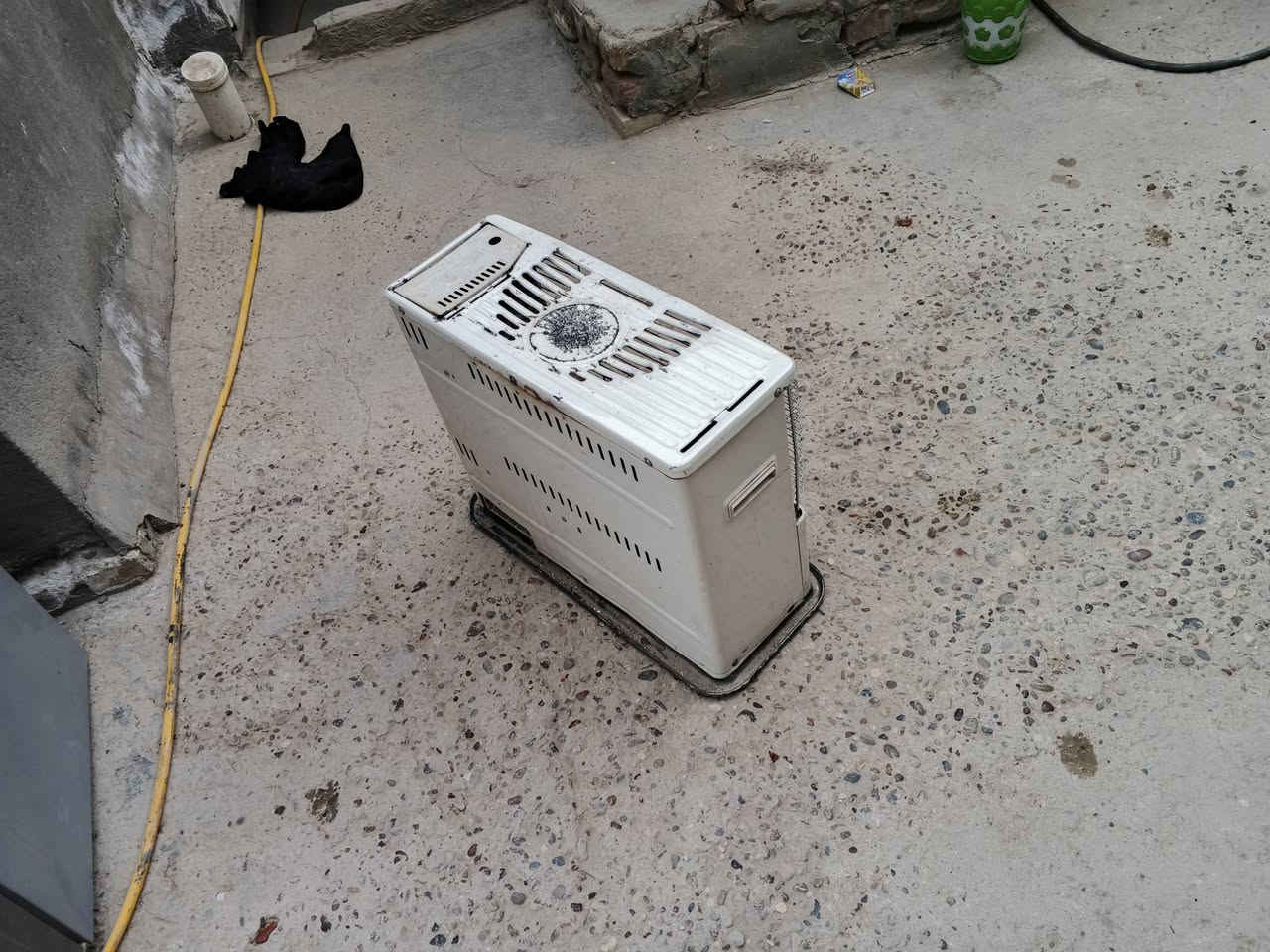 السلام عليكم يوجد صوبه للبيع السعر 30 المكان بابل للاستفسار الاتصال على الرقم ***********
