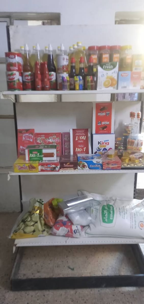 اسواق كاملة للبيع ٥عارضات عمودية ومجمدة عارضة بطحية مال موطا ورفوف سفينة عدد٢ وسلال مال جبس ٣ ورفوف جدارية حوالي ٥مترات نظيفات والعارضات فول والمجمدة تجميدها فول رايدهن كلهن ٣ملايين وبي مجال قليل مكاني الشعب حي البساتين تلفوني ***********ابومصطفى
