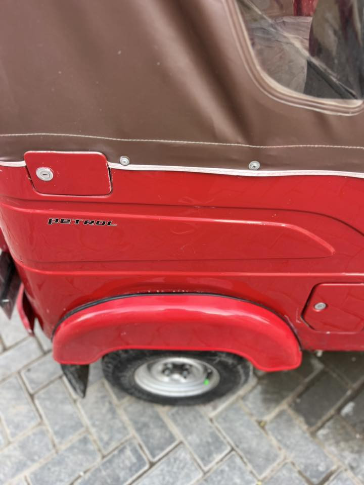 سلام عليكم تكتك 22شهر 8تكتك بيها ضربه يم بك الايت تكتك بسمي مرقم بغداد نكليزي مكاني بغداد جديده تكتك على أيدي تجي وتكلي رقم ***********
