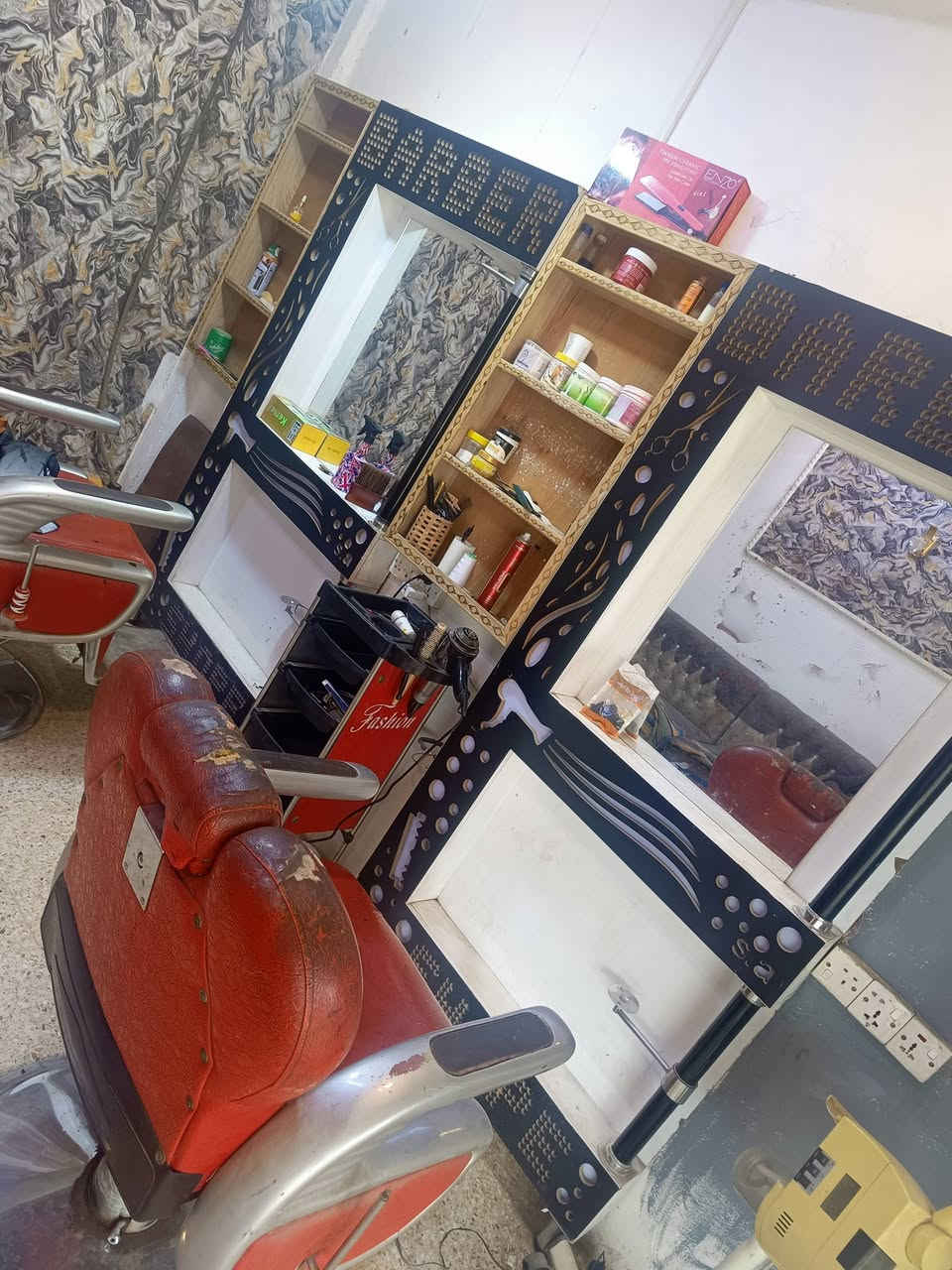 غراض حلاقه للبيع تواصل
***********0 مكان بابل بكرلي
