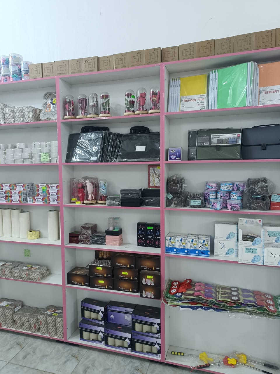 غراض مكتبة للبيع الاتصال على الرقم ***********
