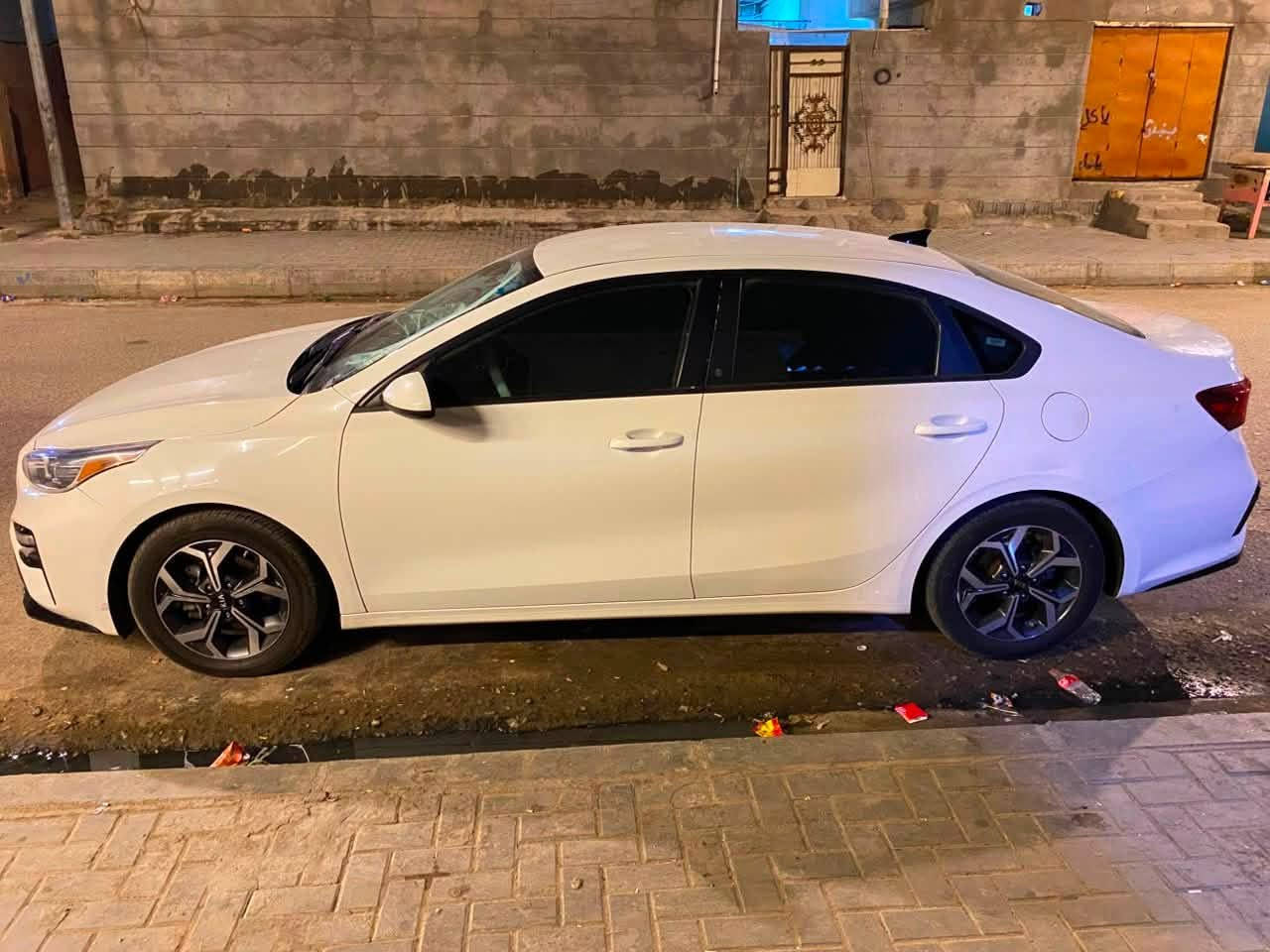 فورتي 21 / معوقين سنويه للـ28
سياره كفاله عامه كله ليبل واحد مابيه صبغ لا معجون  .فقط الحادث موضح كدامك جاملق  وحافت البنيد من صفحت الحادث بارد زغير كلش بس لازم اذاكره  سياره جديده  ولباقي شوف العين.  
مكاني بصره
سعر 125 وبيه مجال
او مراوس النترا منـ21 وصاعد 
او كورلا 
رقم  ***********

