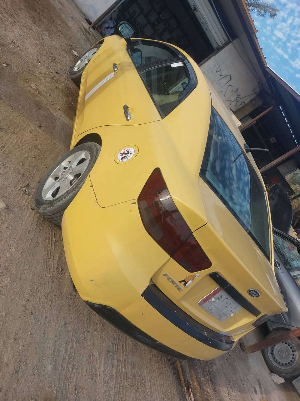 مكلف بلنشر اتصل ع صاحب سياره      سلام عليكم فورتي للبيع موديل 12 مكينه كير مكفولات كير *********** صدر امامي وخلفي جديد كهربائيات كلها شغاله سنويه 29 تبريد شغال مكينه 2000 ضررها ابخشم البنيد او جاملغ خلفي بدون دواخل السعر 75 او بيها مجال استفسار *********** مكان سياره ديالى المقداديه ناحيه الوجيهيه  مكلف بلنشر اتصل ع صاحب سياره
