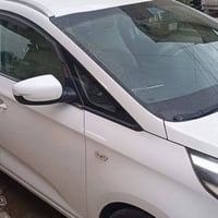 كيا كارينز 14 رقم بغداد باسمي ماشيه. 140  كير ومحرك وتبريد مكفول حدادي...