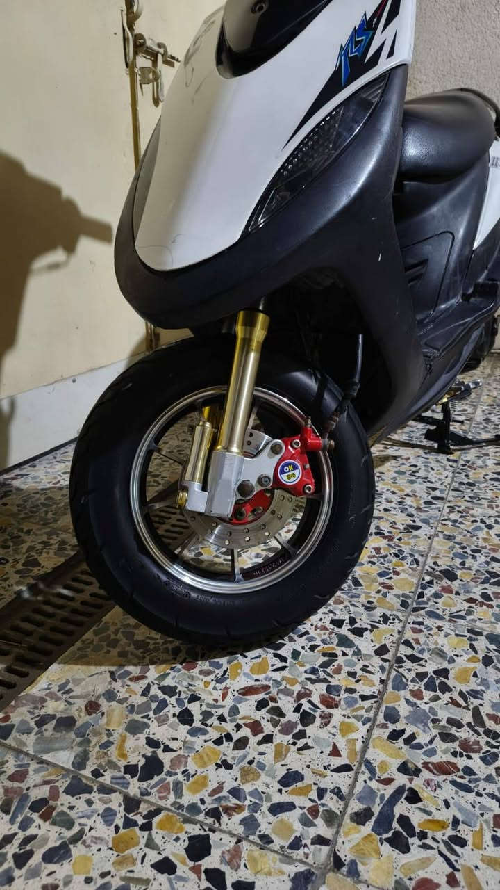 السلام عليكم ماكس عدله ٢٠٠٧ مختمه مزوده صدر ويل كب كلجات صالنصه قطر بوشه 55 نضافه فول احله من الصوره شلعه ومعدل كله شغاله من تاير للتاير مكينه خرسه ***********
مكاني كربلاء السعر 550وبيه مجال
