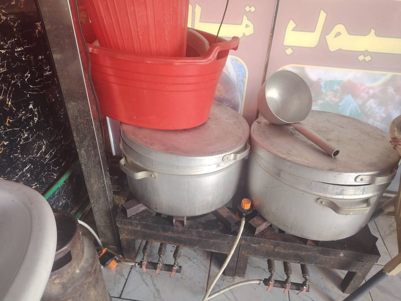 اغراض مطعم للبيع النجف الاشرف حي المكرمه ***********
