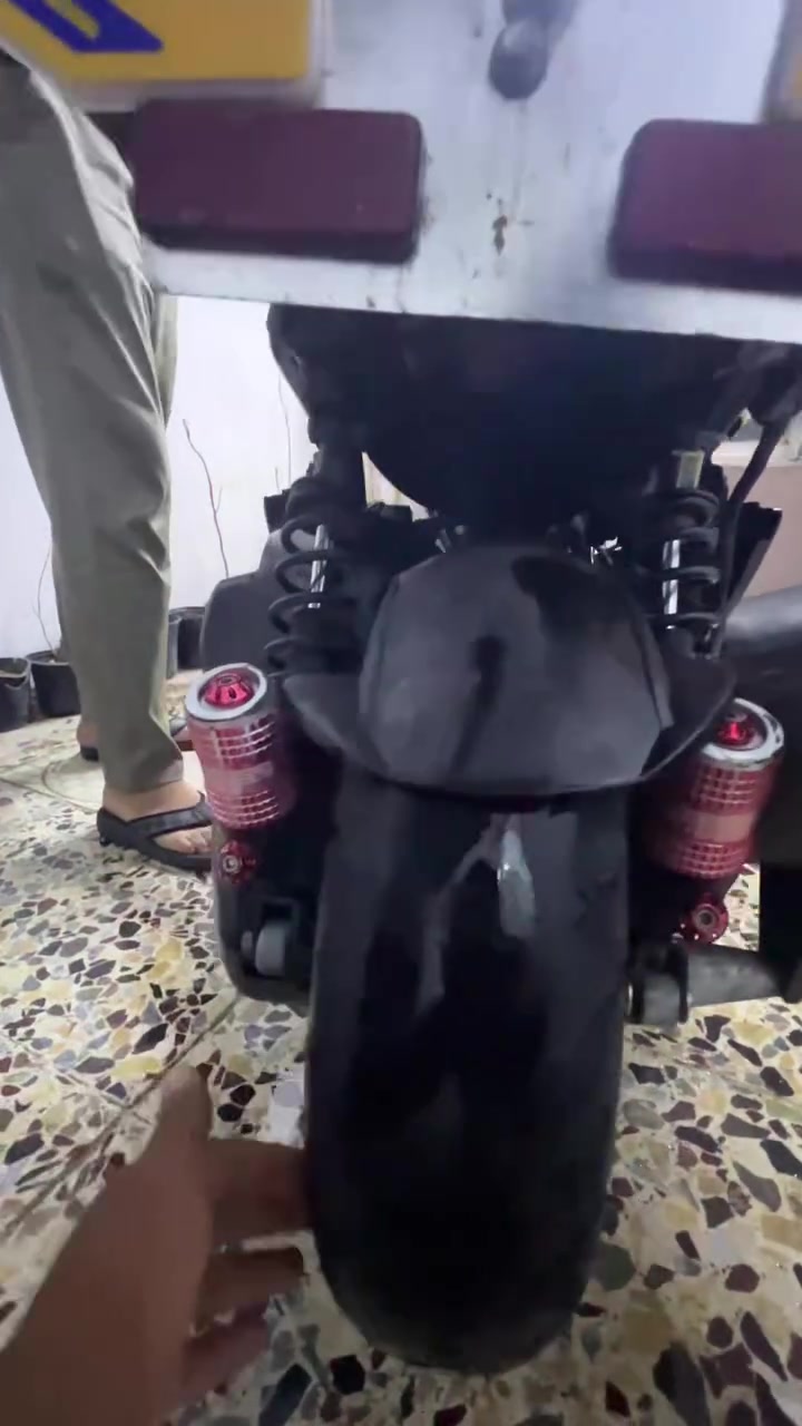سكنس مال لعب كلشي موضح بل تصوير
الدراجه بيها بوشة ٥٨ونص 
بيها دبلات رياضي خلفي 
بيها صالنصه رياضي
وبيها تخم كلاجات رياضي 
الدراجه شلعه ومعدل الي يعجبك 
سعر ٥٥٠ بيها مجال بسيط بلديات ***********
