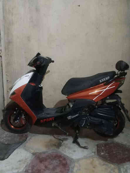 دراجه للبيع  دراجه حلوه كلشي شغال عده السلف ودراجه مفتوحه ولفات السعر ٢٥٠ وبيه مجال تدللوون  ‏‪***********‬‏
