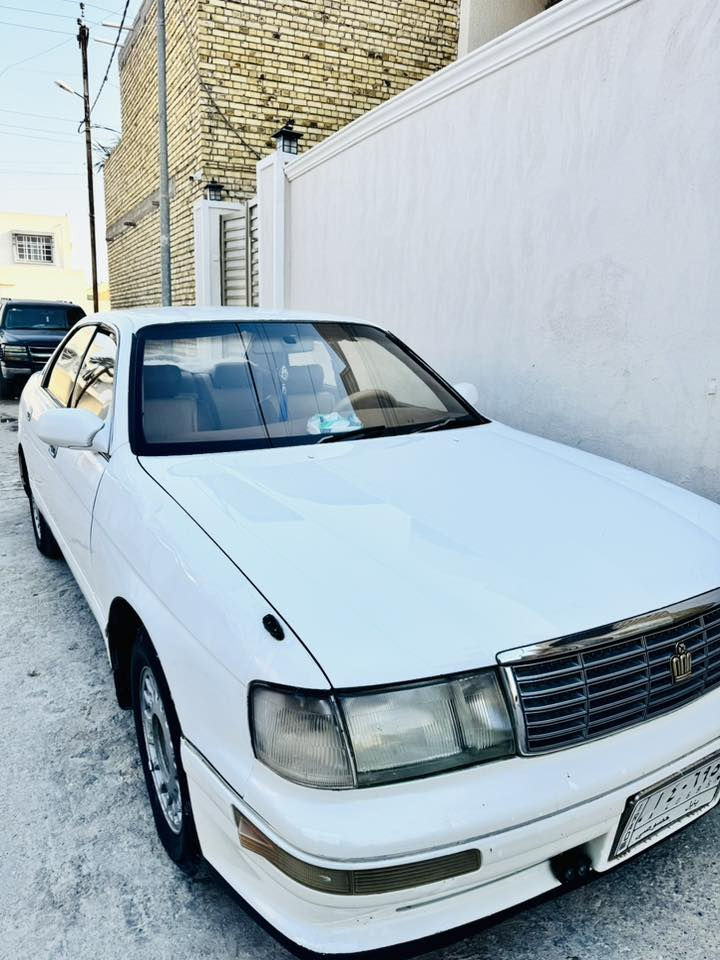 السلام عليكم 
كراون بطه متصل مديل 1994 
كهربائيات كلها شغاله 
مكفوله اصولياتها من نقل جثه كص
مكينه كير اكسن فول 
السعر 48$وبيها مجال 

مكان السياره كوت 
الشراي يتصل 
***********
