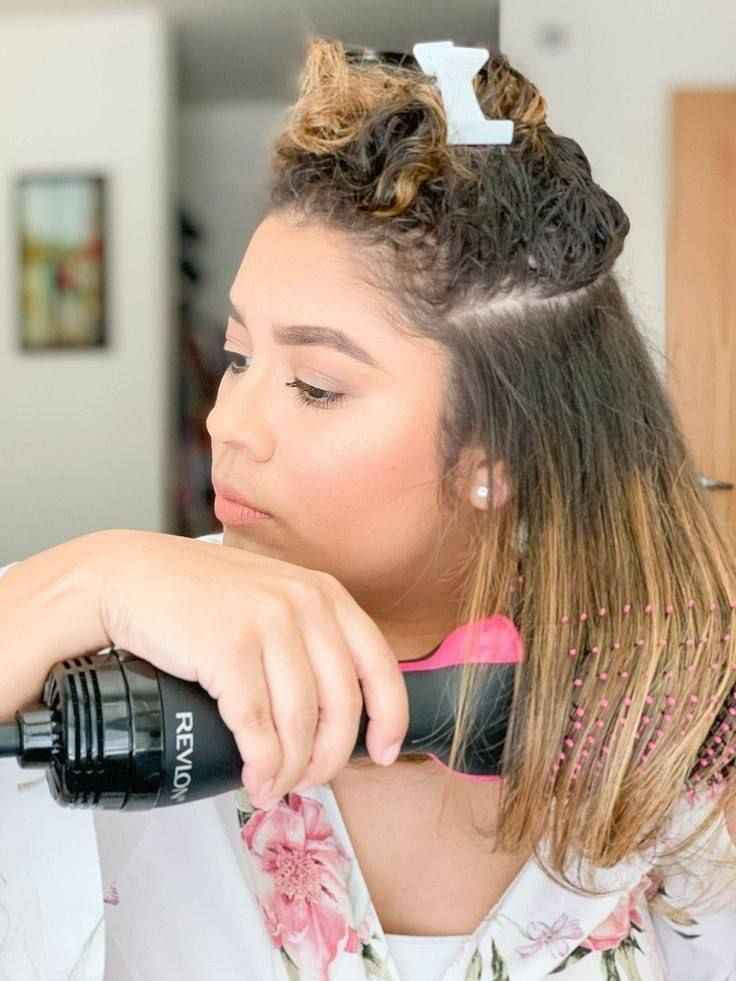 فرشة سشوار حراري ONE STEP 
تصميم ايطالي بروفشنال 🇮🇹
الفرشة الي تكلمت عليه الجميله نورس ستار❤️

كلش سريعة وعملية تجفف وتصفف الشعر بنفس الوكت 

فرشه شسوار شغلهه روعة وسهله الاستخدام ⚘⚘
الفرشة اسنانها ضدالتشابك او التقطيع 💯💯
مفيده للبنات💄💄 الي يتعاجزون من استخدام الشسوار العادي
يستخدم بحالة الشعر الكيرلي و الشعر الطويل 
السعر خاص بغداد, العراق


**إذا كنت صاحب هذا الإعلان وتريد حذفه لأي سبب، رجاءا أرسل رسالة إلى الدعم الفني**