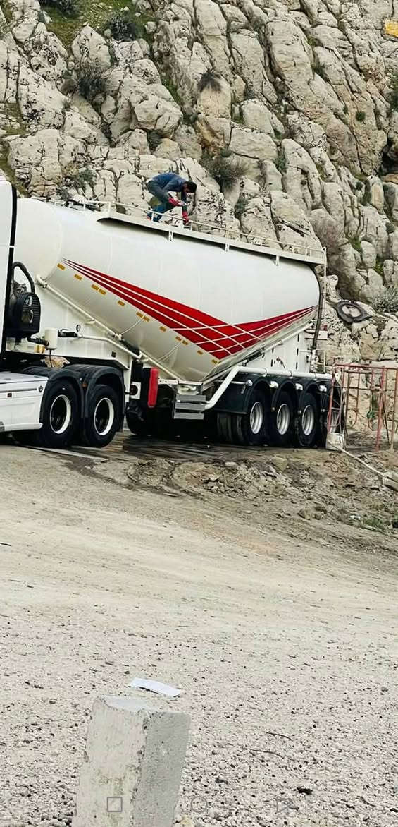 سلام عليكم سايلو للبيع موديل ٢٣ تخم تاير جديد فصل وربط سليمانيه خليل جان عنوان رانيه يوجد واتساب سعر ٣١٠
***********
