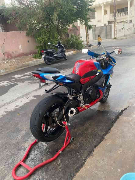 سلام عليكم 
جكسر 2016 
مكينة 750
كفالة نقصهة فقط دشبول مكسور
مكاني بغداد الثعالبة 
سعر ((45 بيهة مجال بسيط))
رجاء الشراي يتصل ***********
