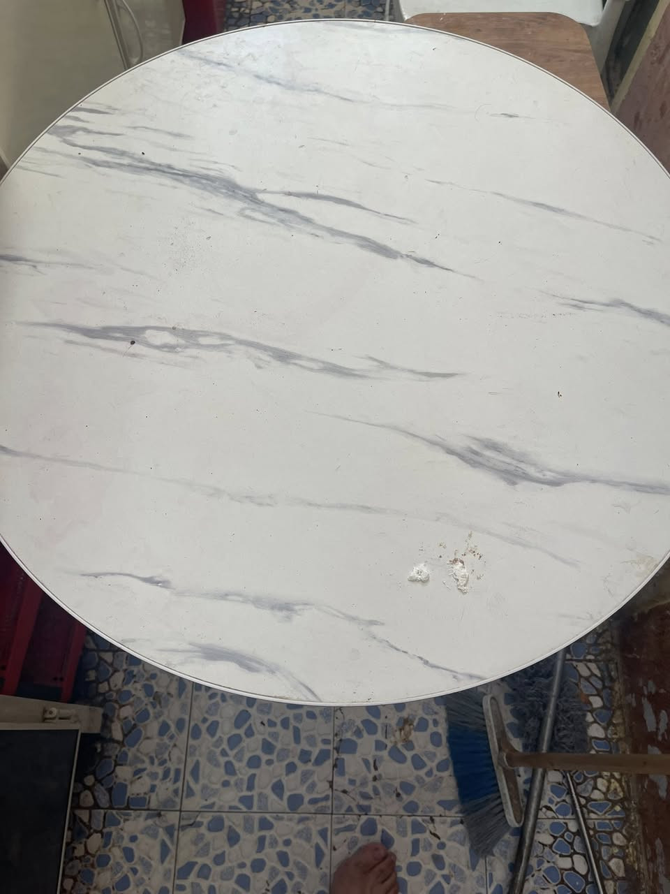 ميز طعام ينطبك مع 2 كراسي كلش نظيف 45 وبيه مجال /// 

صوبه كهربائيه ام المنظر ماخذها 160 استعمال موسم واحد فقط سعرها 65 وبيها مجال 
للاستفسار ***********
