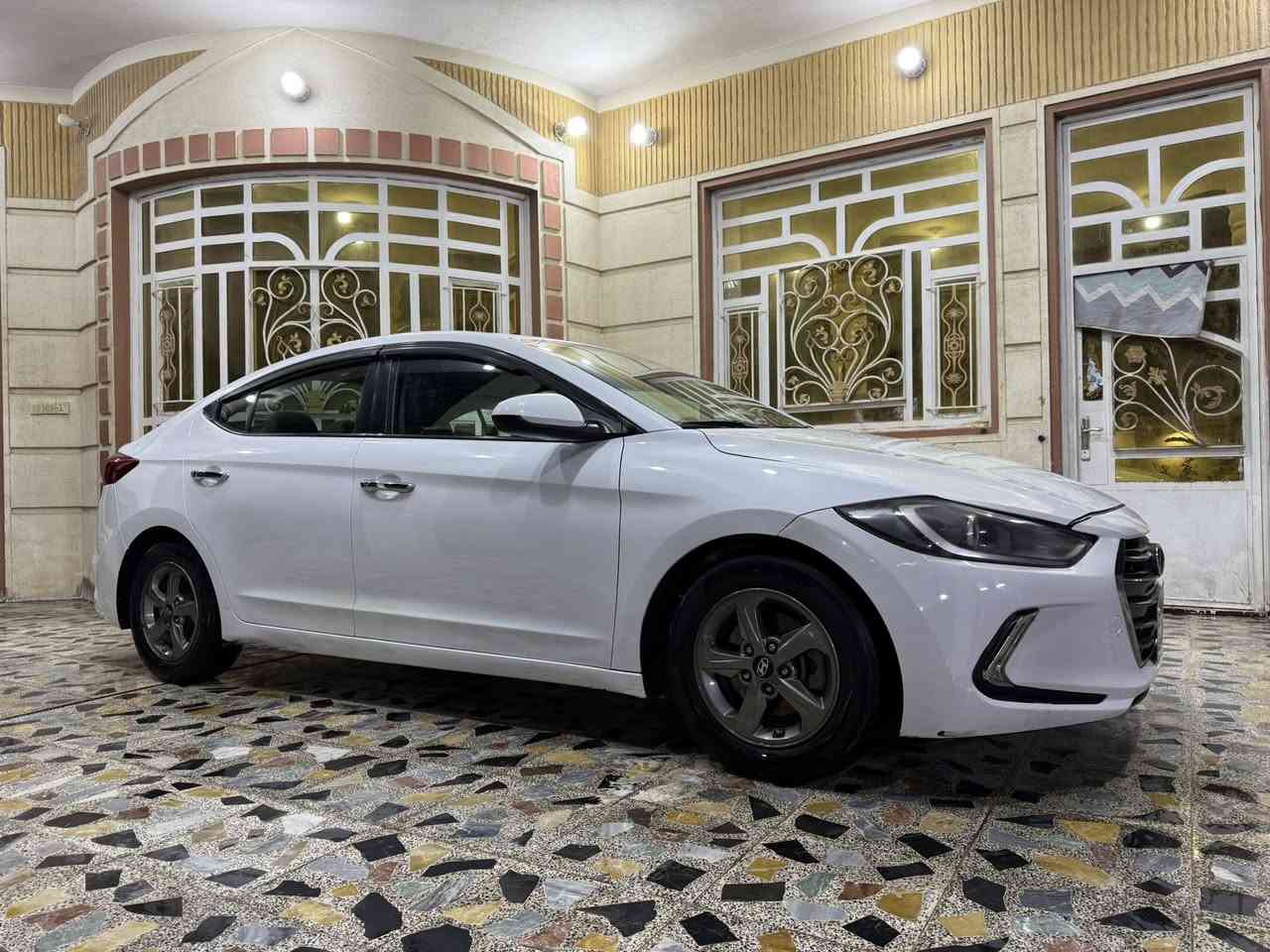 سلام عليكم
البيع النترا وارد امريكي 
موديل 2017 رقم اربيل
علمأ سنويه صاقطه 
ماشيه 128 m 
السياره بدون اي ضرر كلين ليبل واحد
بس بيها سحب كارت 
واكو جرد في كصت القماره  جدا بصيط
مواصفات 
حجم المحرك 2000 GDi
بصمه تشغيل وتفتيح
تحكم ستيرن جهتين 
شاشه حجم كبير 
كامره دواره 
تبريد بينانو لمس 
اريل فنديشن 
ويل كروم
اشاره بل مري
بعد بيها هواي مواصفات 
السعر 115 $ ورقه بيها مجال بصيط 
العنوان بغداد جسر ديالى الجديد 
تقاطع 9 نيسان 

الاستفسار *********** 
ابو محمد الشمري
