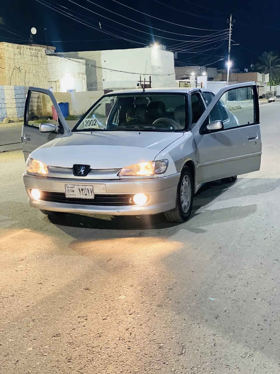 الـسـلام عليكم👋🏻
للبيع سياره بيجو 306 
موديل 2002 (عسكري)  مسجله كامله وسوي وكاله 
رقم صلاح الدين بأسمنه 
محرك + گير + صدر + تايرات 
كهربائيات 
كلو جديد سياره ماناقصها شي 

📍حادث السياره 
چاملغ خلفي وقبغ  الصندوق 
 موضح ب السونار وبيها مكانات بارد 
السياره حلوه وغرفتها جديده وكلها شغاله ماشاء الله

السعر (32$)ورقه وبيها مجال /// للتواصل عل رقم (***********)
