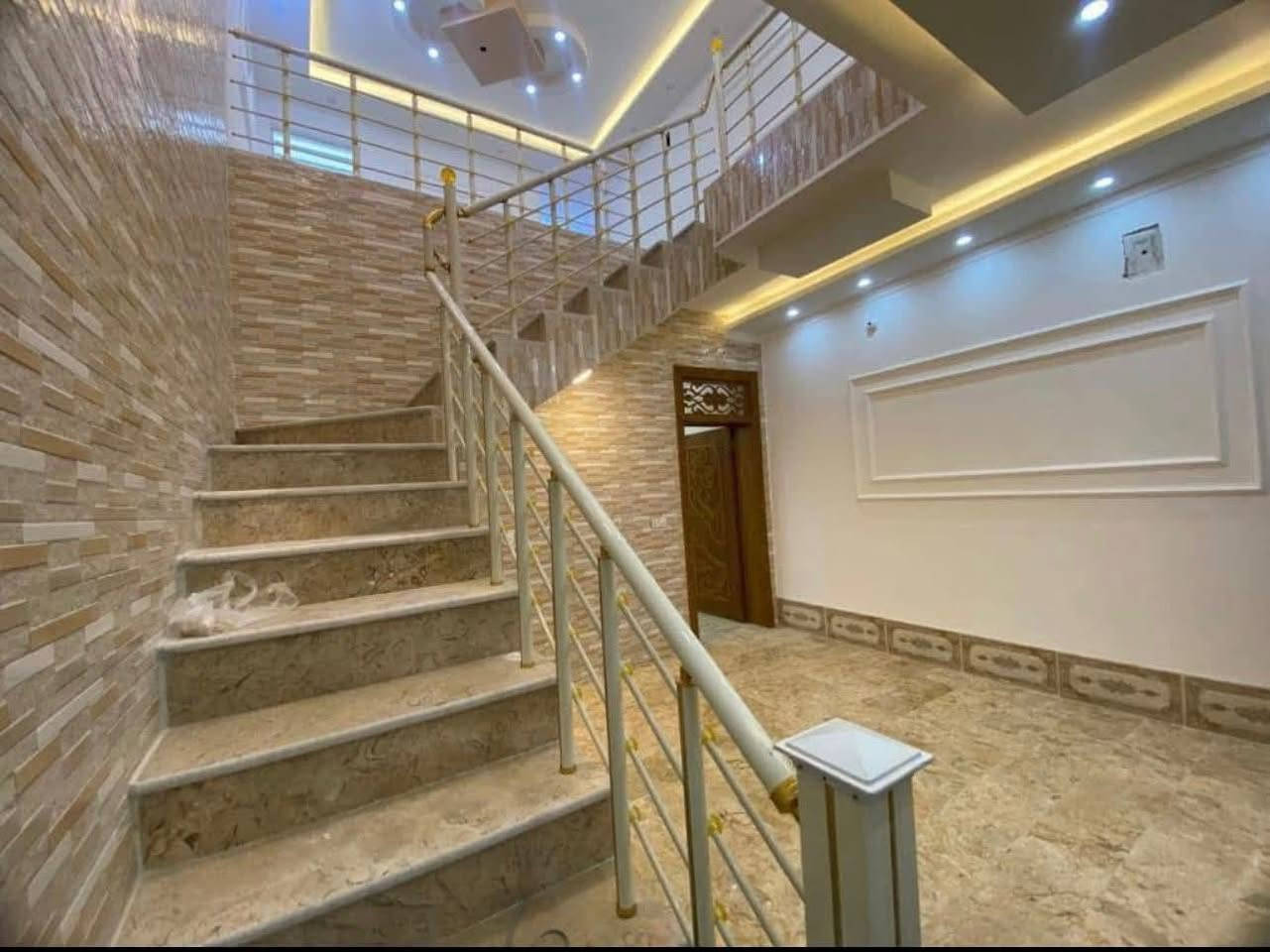 دار 100 متر في النجف حي الجامعه منطقة ال29 للبيع 
الدار نظيفة جداً ثلث غرف النوم وصاله دبل فاليوم المطبخ 
وثلث مجاميع صحيه البناء درجه اولى بناء جناي 
يقع الدار خلف شارع 20 وعلى شارع 15 وحرف تي وساحه وحدةيقيه للبيت 
للاستفسار اكثر الاتصال 
***********
