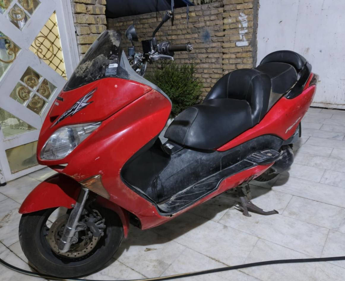 دراجه فورزه للبيع 08 عميه بلاد مكينه مكفوله حاليا عاطله بيها كتف مال باتري او كهربائيات ابيع كوم حديد ***********
