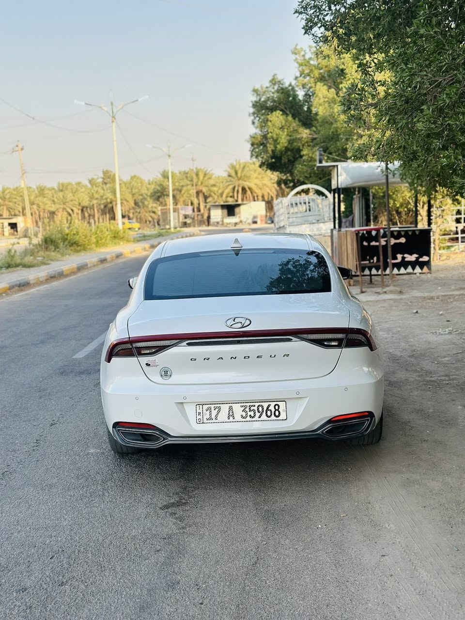 من رخصه الادمن 
السلام عليكم 
هونداي ازيرا للبيع 
مديل 2021
كفاله عامه من كلشي 
فول مواصفات عده الفتحه
سياره تخبل ونضيفه وبل عافيه عل ياخذه 
السعر 220 وبيه مجال للطيبين
مكان السياره السماوه قضاء الخضر
التواصل واتساب او الاتصال على الهاتف ***********
