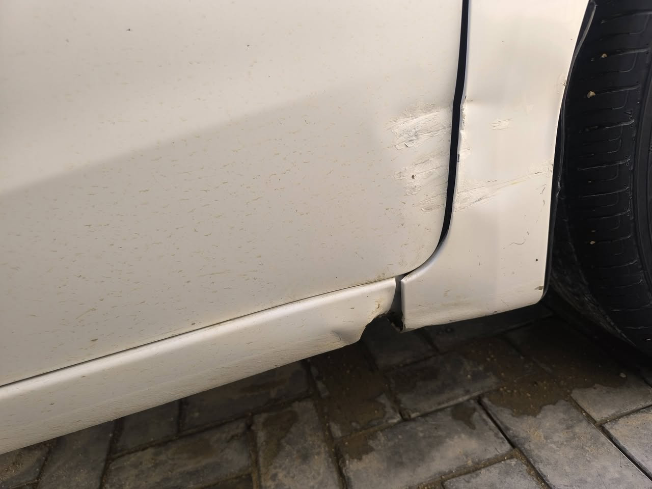 السلام عليكم سيراتو 2018 بسمي مداورثاني يوم استخدام شخصي ماشية 120ألف مكينه 1600المرغوب لاتنقيص ولاتبخير تحكم استيرن جهتين مري شفط اشاير بالمري بالجكتور تخم تاير جديد صار ثلاثة أشهر حدادية على الشركة سبير منازل السعر 145وبيها مجال سويج عدد اثنين 
الاتصال ***********
