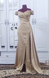 فستانين • قياس 38 • ملبوسات قليل