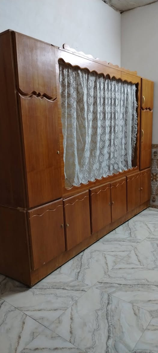 بوفية للبيع السعر 150بيها مجال بوفية حيل نضيفة الاتصال *********** عنوان  قرب جامع الفردوس
